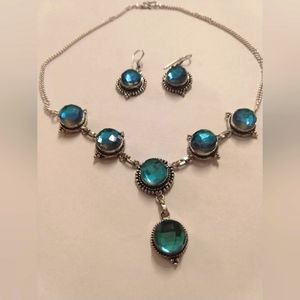 Blue glass necklace and earrings set 925 made in India.